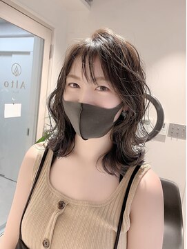 アルト(Alto) 石原さとみさん風20代30代40代◎小顔 ネオウルフ外ハネミディ