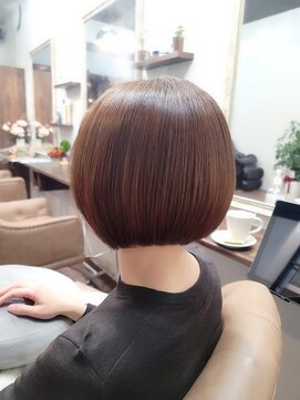 ビルギット(BIRGIT) 丸みボブ