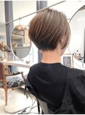 スモーキーベージュ 大人ショートボブ 前下がりボブ【川野 光】