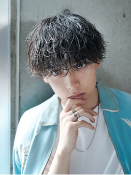 アルファ 新宿(alpha) サーフカール/ 刈り上げセンターパート/ブルーブラック[新宿駅]