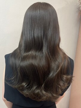 ユニ 表参道(uni) ふんわりセミレイヤーカット