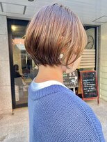 シシ 大宮(She 2.)&nbsp;耳掛けショートボブ/襟足束感ショート/アッシュベージュ