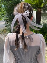 ナカオコアフュール(NAKAO COIFFURE)&nbsp;ツインポニー　リボンアレンジ　結婚式アレンジ　編み下ろし