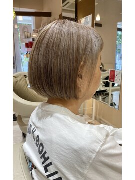 ジール プラス 西明石駅前店(zeal plus) グレイカラー☆ツートンヘア