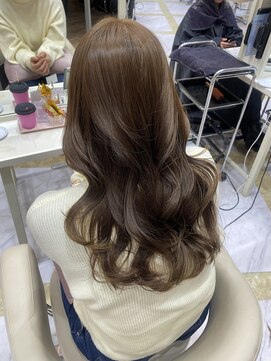 リー 梅田(Lee) hana/ブリーチなしミルクティーカラー