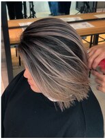 サロウィン 下北沢(SALOWIN) コントラスト感あるグレージュのシャドールーツ