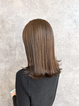 アンバール(amberl) 切りっぱなしボブスタイル