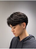 【毛流れフェザーパーマ】グリース仕上げで艶感ヘアスタイル
