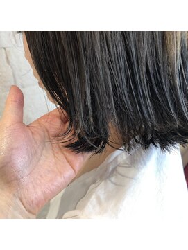 アース コアフュールボーテ 長野駅前店(EARTH coiffure beaute) カーキグレージュ