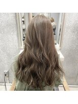 レイドバック(LAID BACK)&nbsp;アッシュベージュカラー☆ハイライトスタイル【髪質改善】