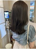 オフィスに◎透明感と艶感アップネイビーグレージュ梅ヶ丘美容室