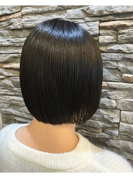 フィーカ(Fika) ぱつっとボブ