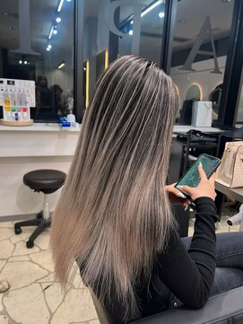 ラピス 福岡天神店(Lapis) Yu-ki ホワイトバレイヤージュ