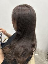 プラグ(Plug) 縮毛矯正似合わせカットナチュラルブラウンロングヘア40代