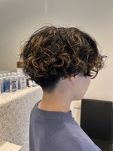 ワーズ フウ(Words-fuu)&nbsp;刈り上げハイライトパーマ　[ryo]