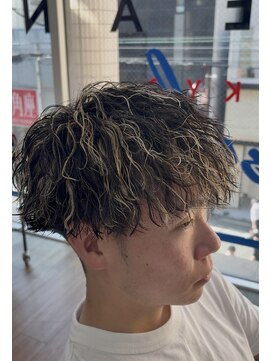 オーシャントーキョー 大阪(OCEAN TOKYO) 波巻きパーマメンズツイストスパイラルパーマツーブロック