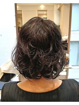 アンベリールフルー(EMBELLIR fleur) ミディアムパーマスタイル