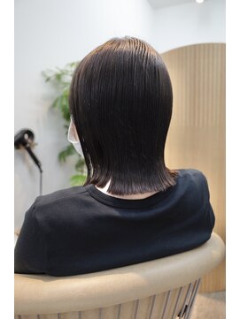 日々 大阪梅田(Hibi) ぷつっとくくれるミディアム