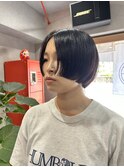 ワインレッド×前上がりボブ