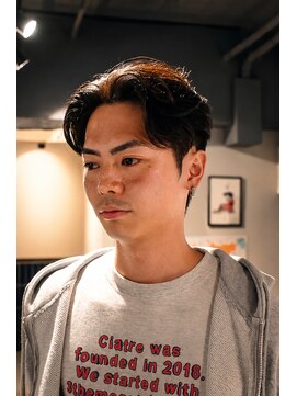ツーエイチ 新宿(2H) 新宿/センターパート/ガイルヘア/新宿理容室/大人ヘア