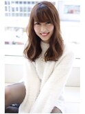 重めセミロングのゆる巻きヘア○