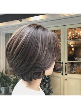 マウロア(MAULOA) “ひし形ボブ × ミルキーブラウン 美髪 ” 中西英美子