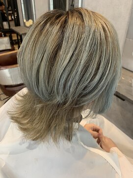 ヘアサロンM 新宿 個性派ウルフ