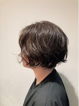 キー(KEY) クセっ毛風ウェーブボブ