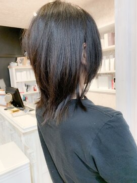 キャアリー(Caary) 福山市イルミナカラー人気グレージュCaary外ハネウルフ