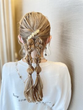 オートル 綱島店(AUTRE by FUGA hair) ホワイトブロンド/結婚式お呼ばれ * ポニーテールツイン