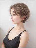 「表参道」透明感カラーが似合う前髪長めの大人ショートヘア
