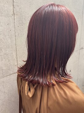 レジュアル(RESSUAL) チェリーピンク　外ハネ　切りっぱなしミディ