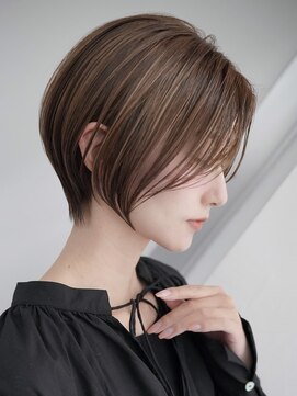 ソワネ 表参道(soigne) 表参道白髪ぼかし顔周りレイヤーくびれショートボブアッシュ40代