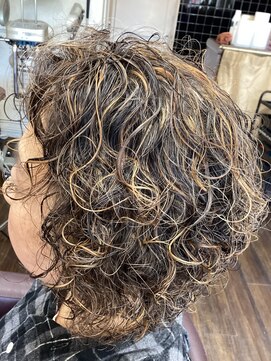 サロン ド アイ ソレイユ(Salon de i Soleil) スパイラル風パーマ&ハイライト!