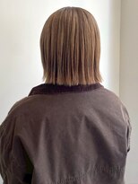 ベルフェミンキルン(Belle femin kilun)&nbsp;外ハネボブ ハイトーンカラー 切りっぱなしボブ 20代 ブリーチ