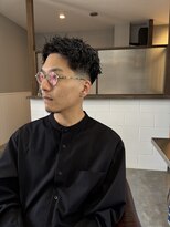 西本整髪 ツイストスパイラルパーマ スキンフェード