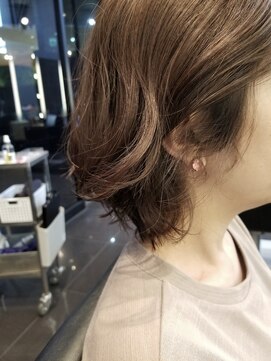 フルショウ 梅田(FURUSHO) やわらかウェーブショートボブ