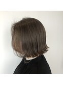 赤みを消したシナモンベージュ