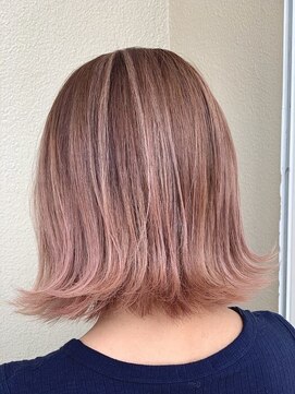 ヘアーデザイン ベルタ(Hair Design BELTA) 切りっぱなしミディアム/外ハネミディアム/ピンクブラウン