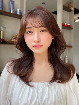 ザシー オモテサンドウ(The C) 20代30代40代ナチュラル大人可愛いレイヤースタイル