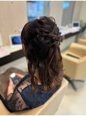 ハーフアップヘアアレンジ 巻き髪ウェーブアレンジ