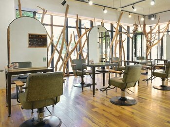 ラグヘアーワークス(LAG HAIR WORKS)の写真/【HPB AWARD2020~2025BESTSALON SILVERPrize受賞】こだわり重視の大人女性も納得のメニュー/ケアが勢揃い◎