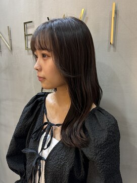 まとまる艶髪ミディアム