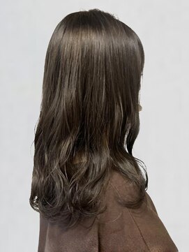 オリーブアッシュ トリートメント セミロング 艶髪 透明感カラー