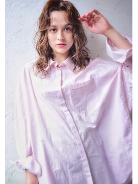 ロイジー(roijir) roijirイルミナインナーカラーxスパイラルxセンシュアルショート