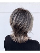 ハイライト/バレイヤージュなどのデザインカラーが得意♪憧れの最新トレンドカラーを手に入れよう。