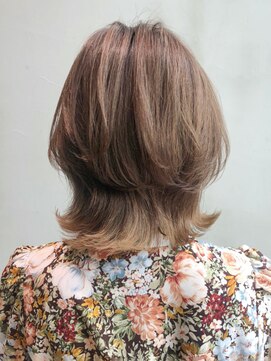 アイティー バイ アルバム 中野店(IT by ALBUM) ウルフレイヤーロブ_ピンクベージュクールショート_ba306404