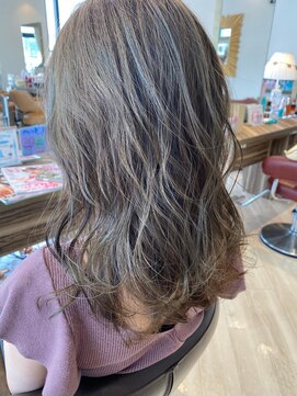 ヘアーデザイン ビビッドリンク(HAIR DESIGN VIVID link) グレーパール★フェミニン