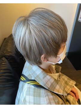 ノウェム バイ シーラス(novem by cirrus) ハイトーンショート20代/30代/40代/50代