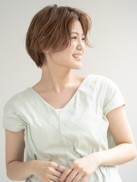 ルクスドレ 新宿(Luxe doree') くびれヘア/アースカラー/地毛風カラー/大人ヘルシー[新宿駅]